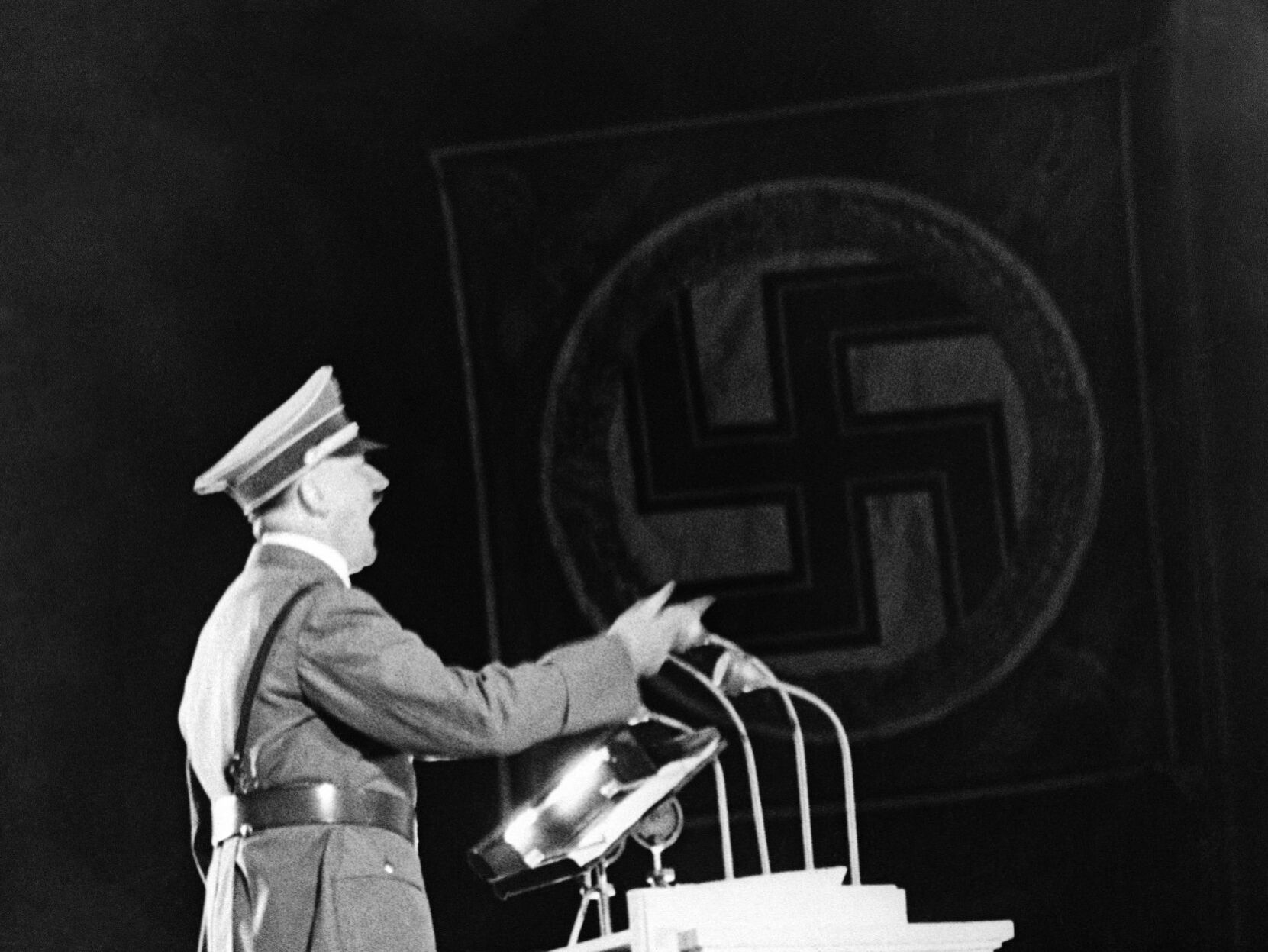 1938: Adolf Hitler